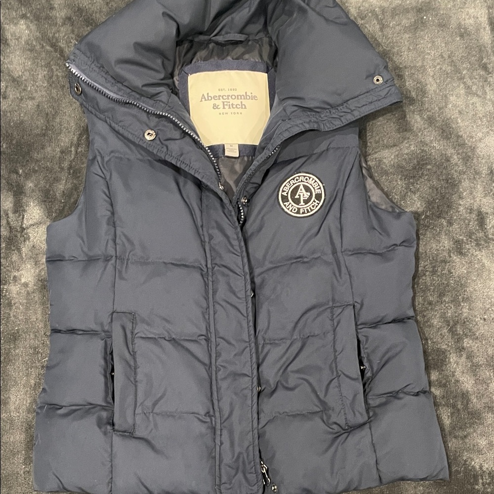 Abercrombie & Fitch Women's Navy Blue Puffer Vest